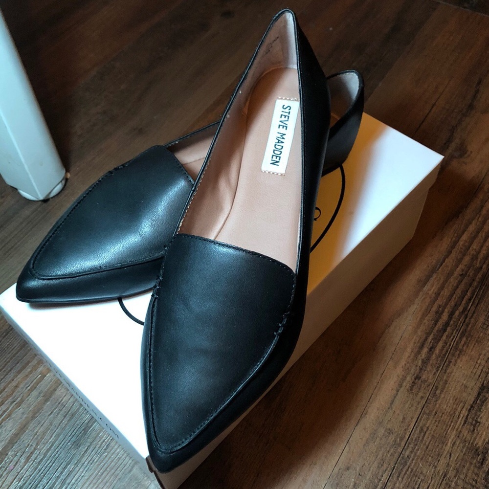 Steve Madden Feather Black Leather work flats